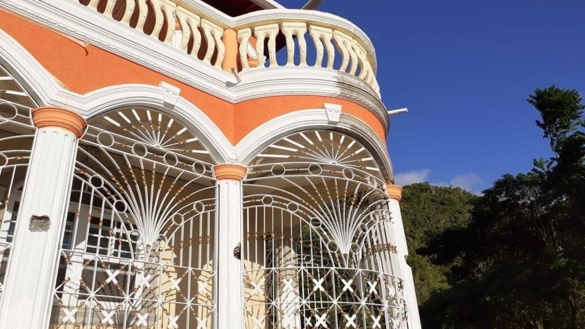 Cave House | Comfort and stylish near Negril