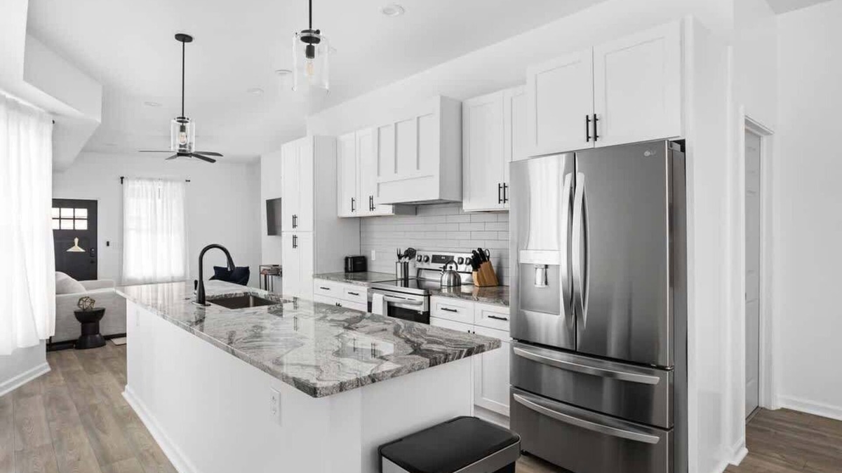 Holy Cross House | Comfort & Convenience in Circle City
