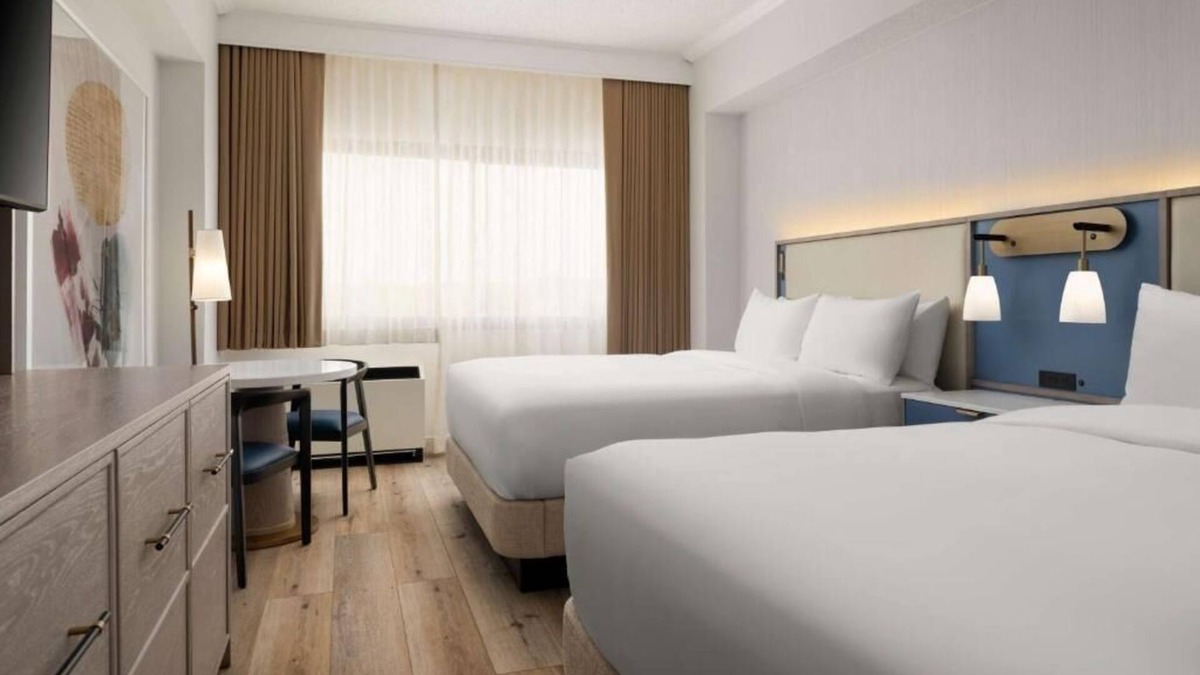 White Plains House | Comfort & Convenience! Pet Access, Free Shuttle, Gym, Onsite Bar & Restaurant