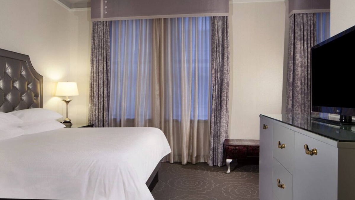 The Loop Hotel | Comfort & Convenience! A Peaceful Retreat in the Heart of Downtown Chicago