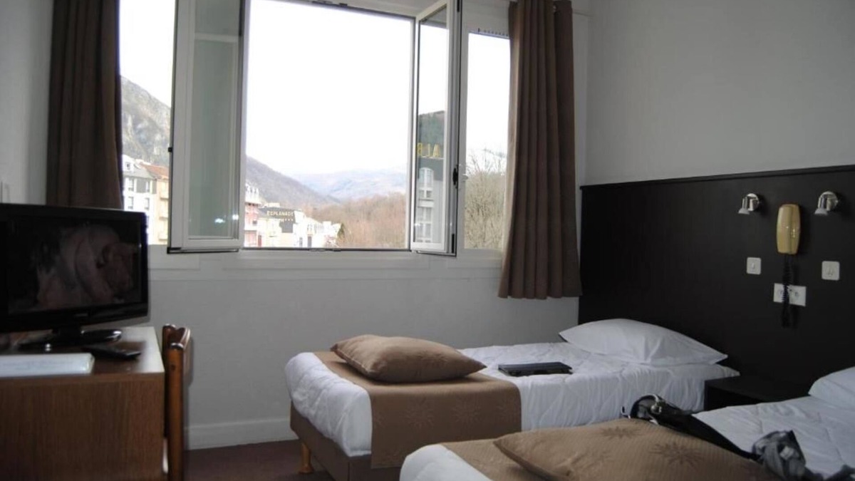 Lourdes Hotel | Comfort-Focused Apartment Perfect for Mountain Adventures