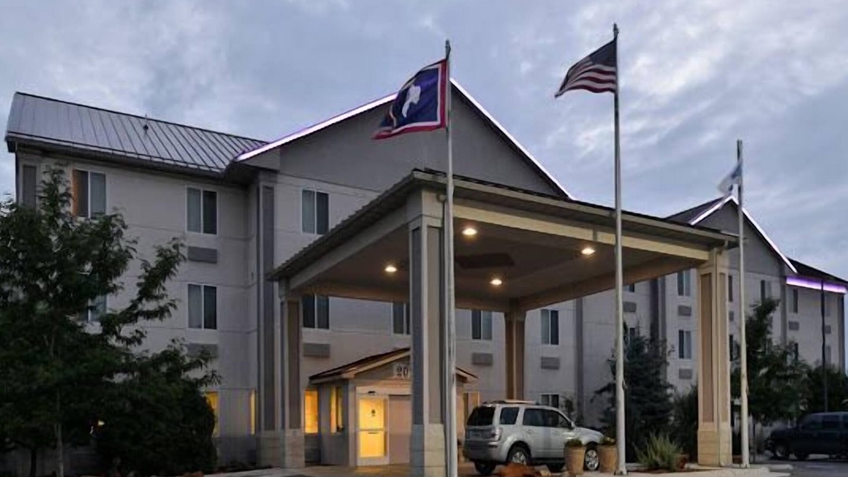 Riverton Hotel | Comfort Inn And Suites