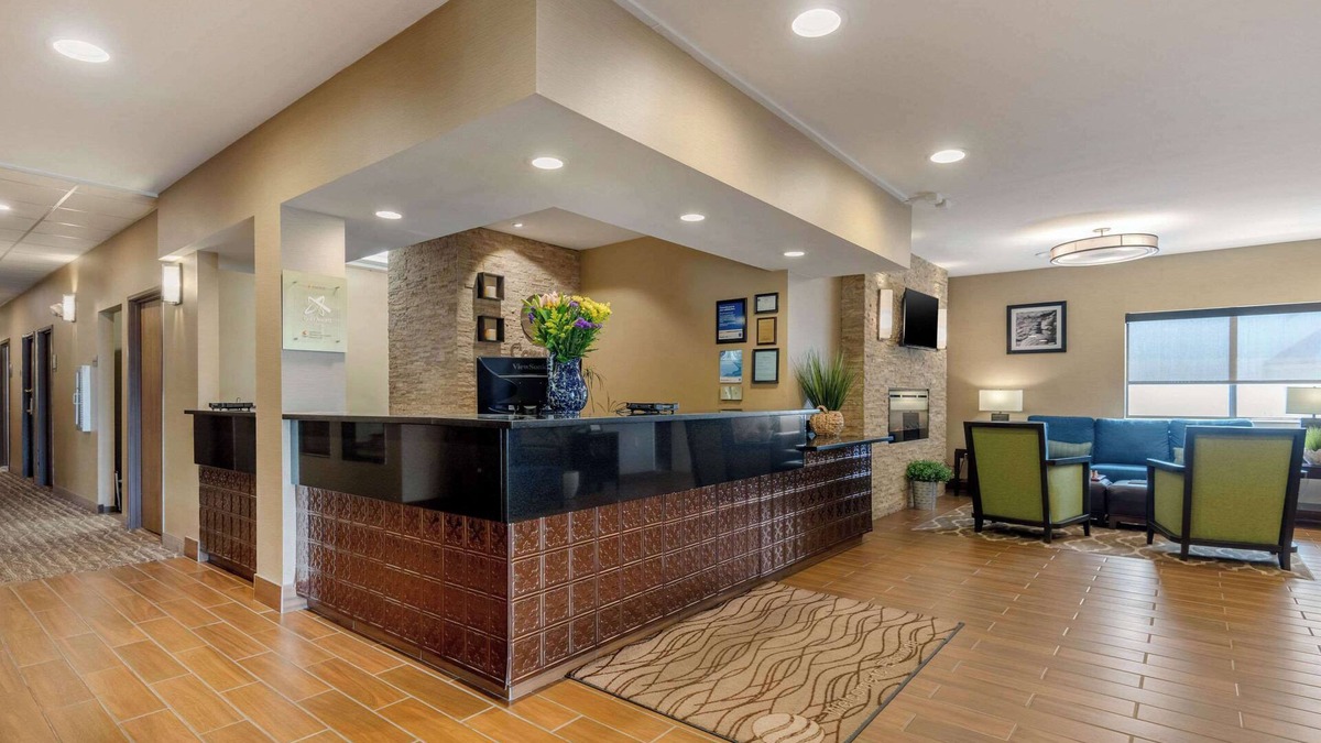 Ellsworth Hotel | Comfort Inn Ellsworth - Bar Harbor