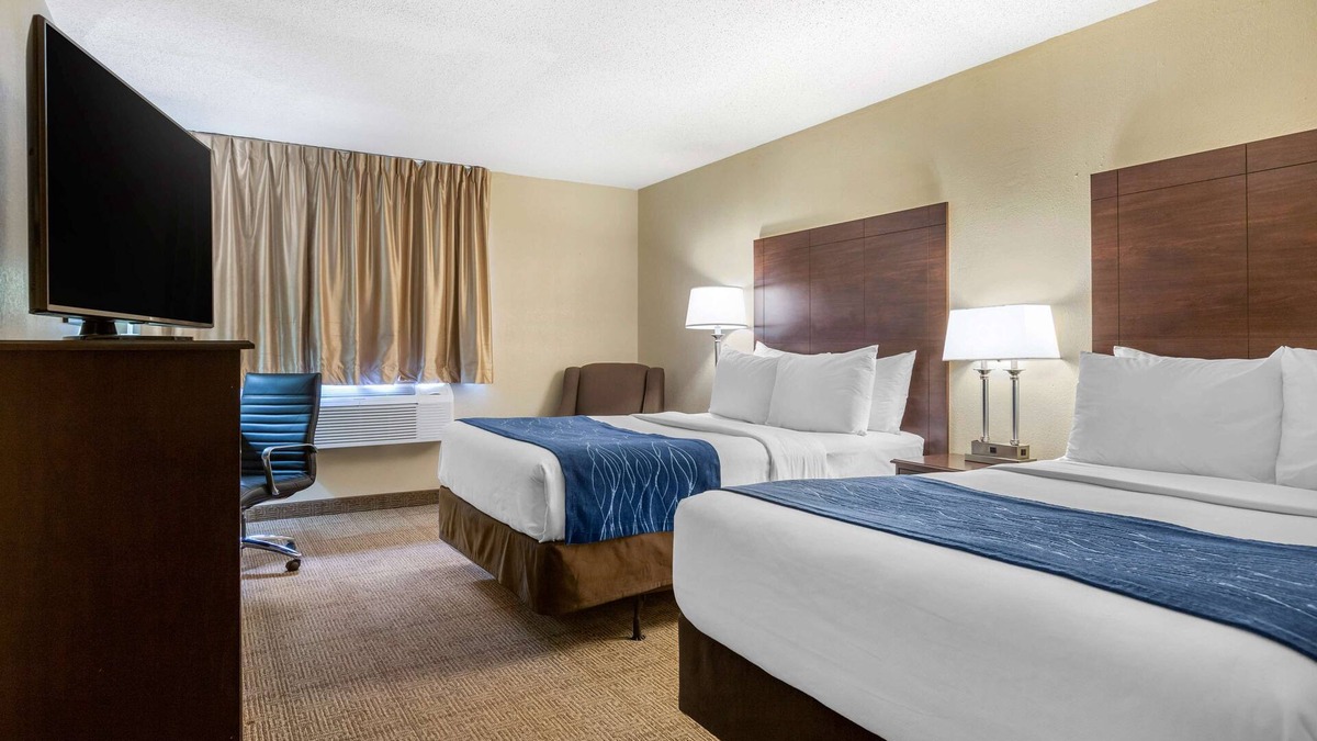 East Paris Hotel | Comfort Inn Grand Rapids Airport