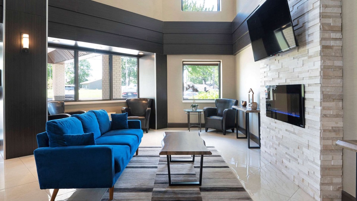 North Bay Hotel | Comfort Inn Lakeshore