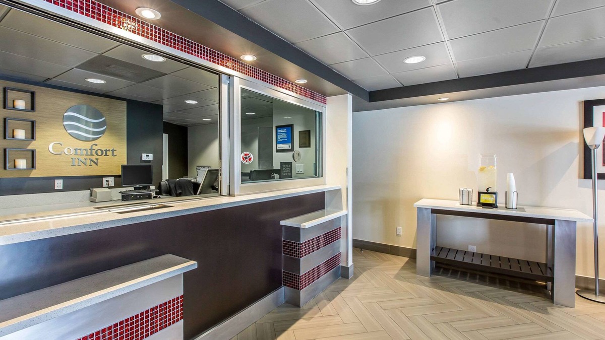 Sunset Junction Hotel | Comfort Inn Los Angeles near Hollywood