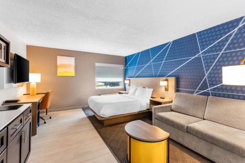 Mayfield Heights Hotel | Comfort Inn Mayfield Heights Cleveland East