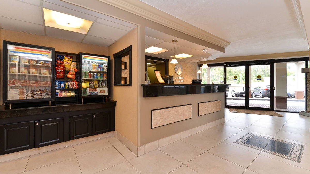 Alexandria Hotel | Comfort Inn & Suites Alexandria West