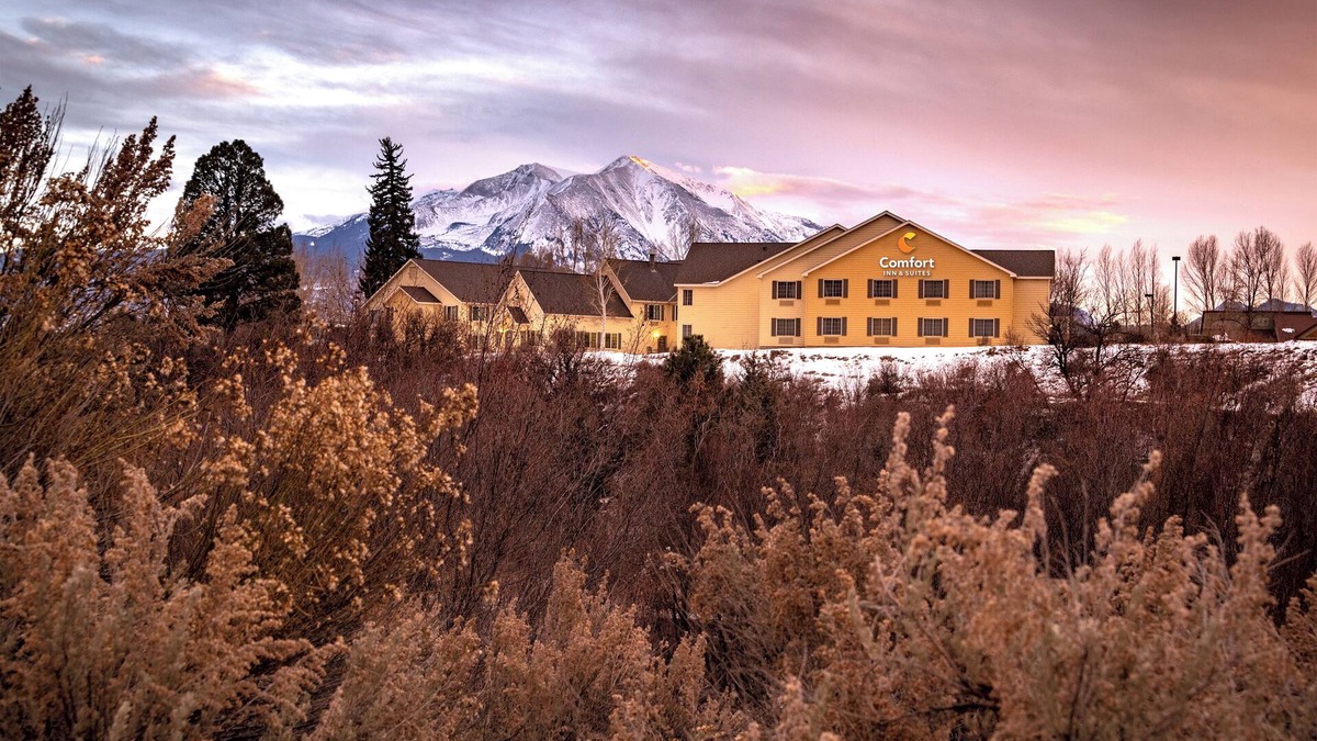 Carbondale Hotel | Comfort Inn & Suites Carbondale on the Roaring Fork