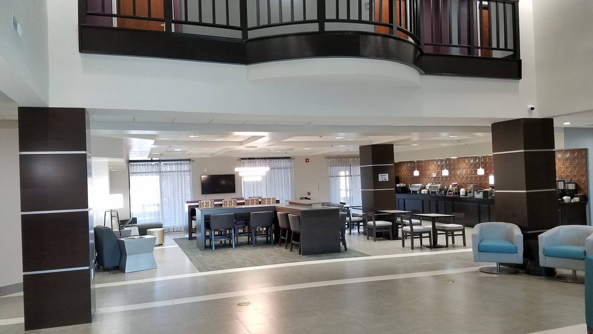 Columbus Hotel | Comfort Inn & Suites Columbus North