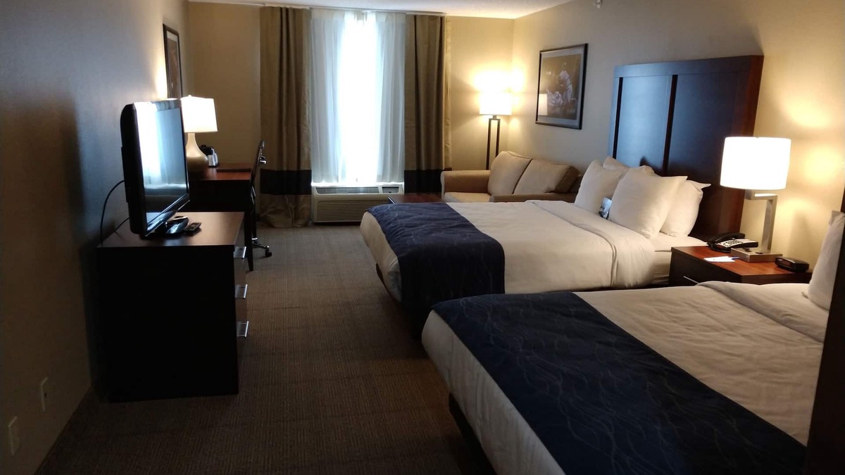 Milford Hotel | Comfort Inn & Suites Cooperstown/Milford