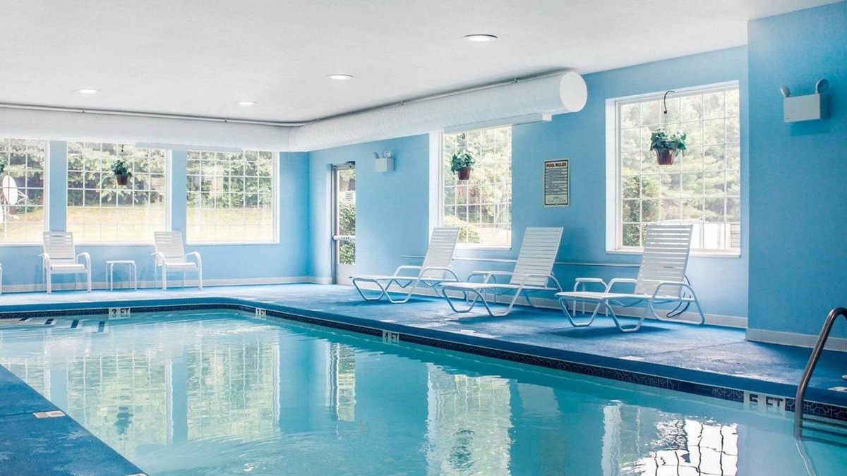 Rogers Hotel | Comfort Inn & Suites Dayville - Killingly Industrial Park