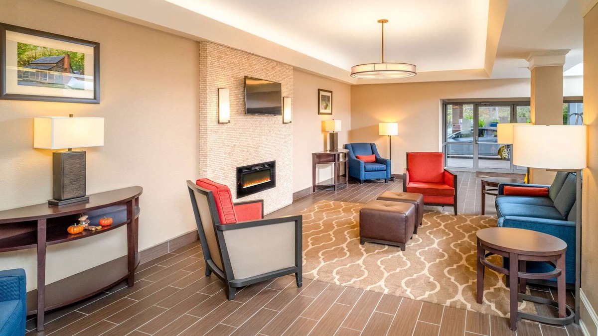 Grundy Hotel | Comfort Inn & Suites Grundy