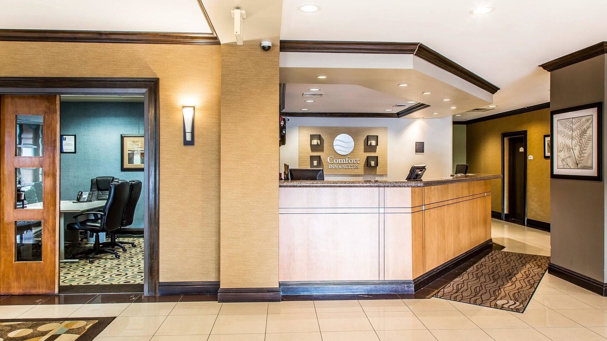 Meriden Hotel | Comfort Inn & Suites Meriden East