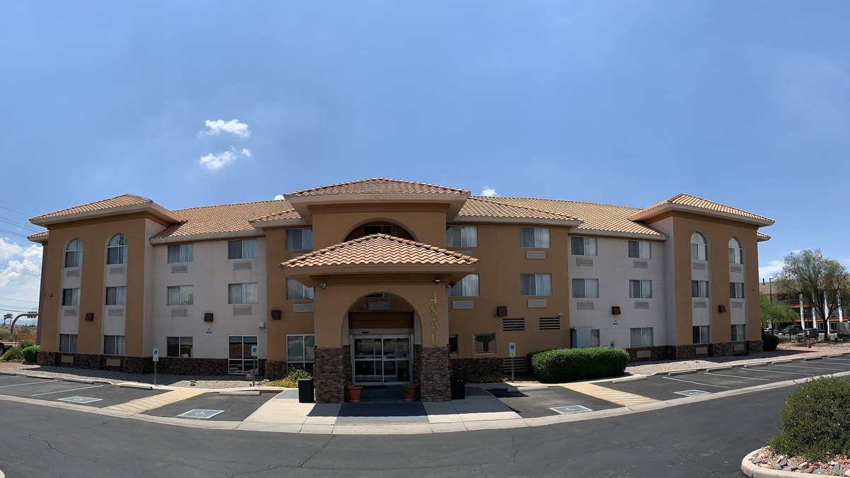 Tucson Hotel | Comfort Inn & Suites near Kino Sports Complex