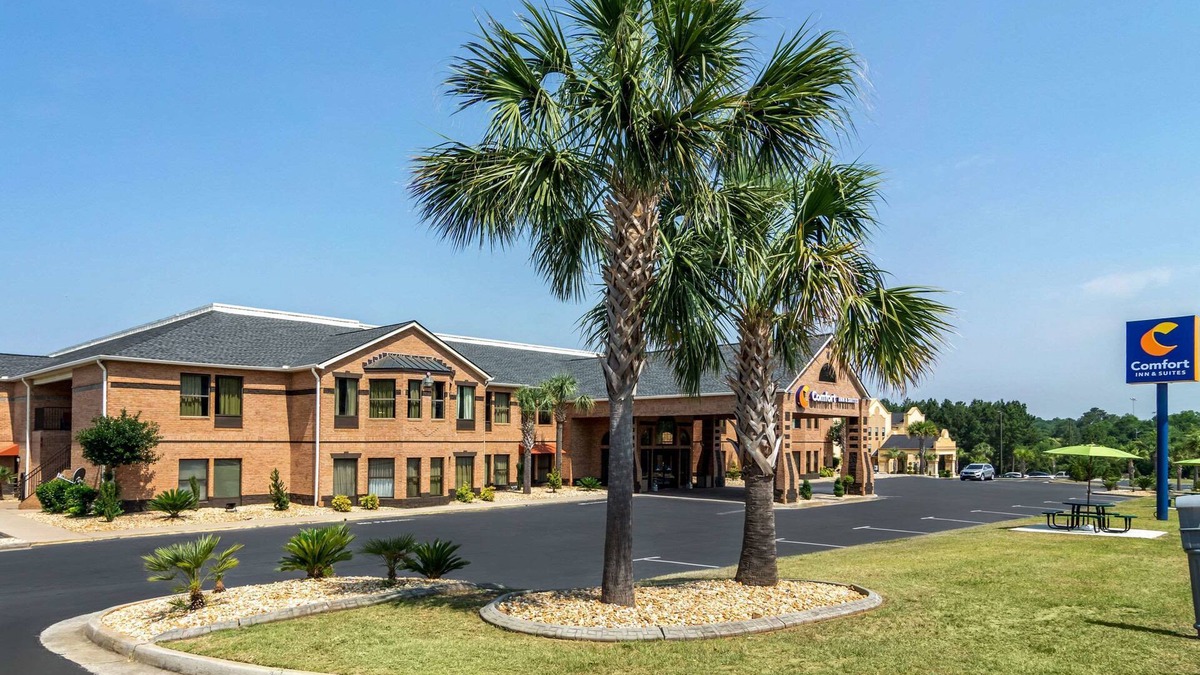 Perry Hotel | Comfort Inn & Suites Perry National Fairgrounds Area