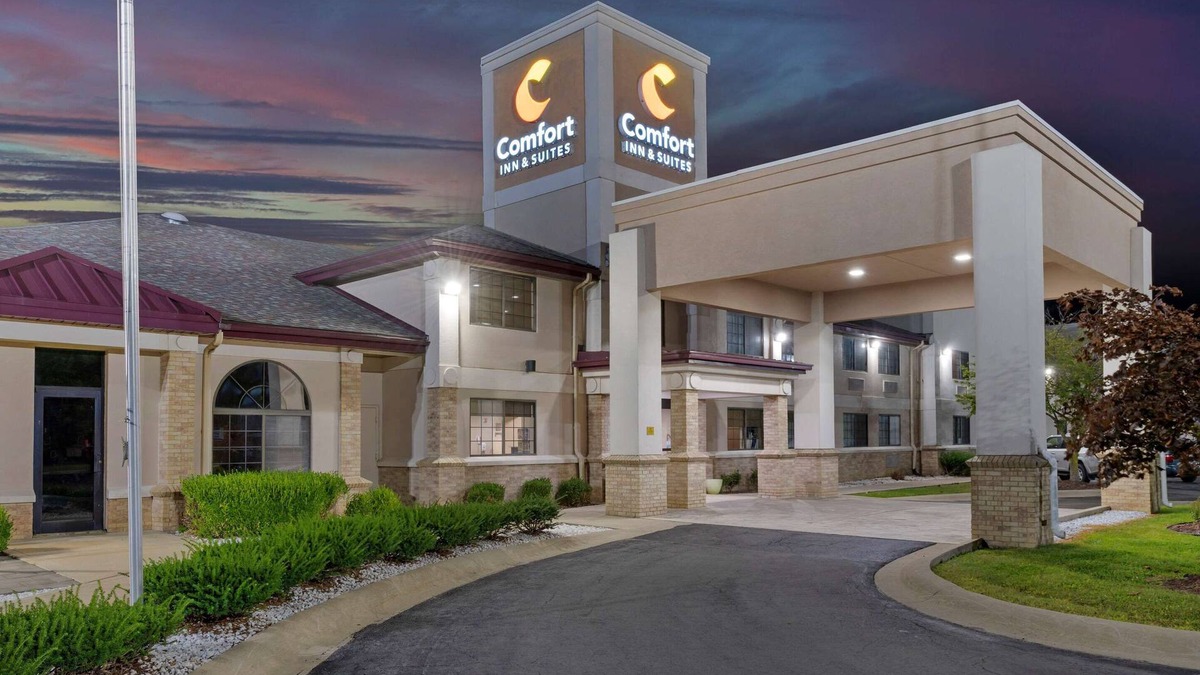 Napoleon Hotel | Comfort Inn & Suites