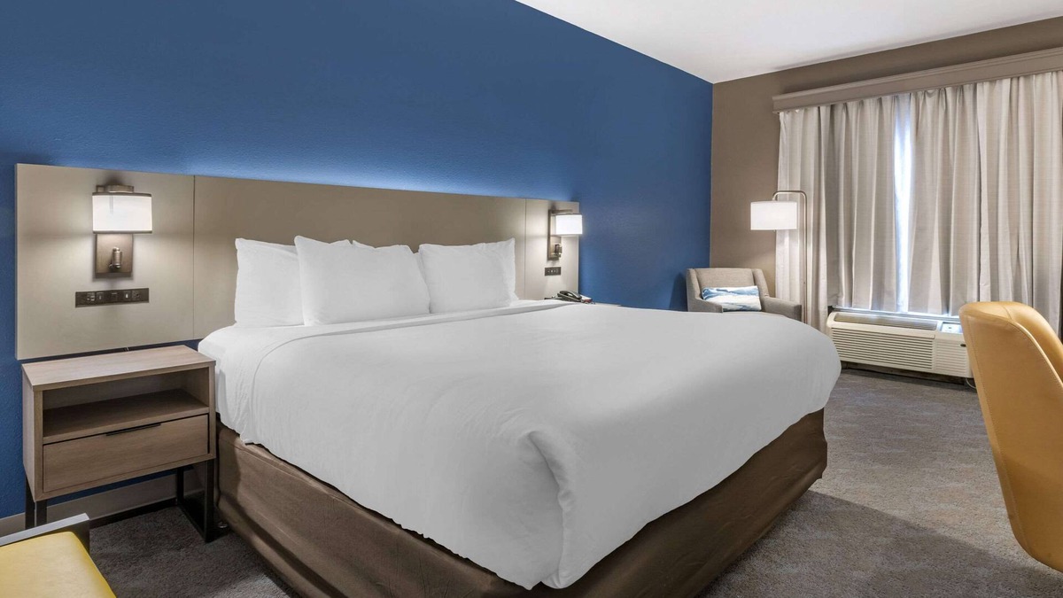 Shelbyville Hotel | Comfort Inn & Suites