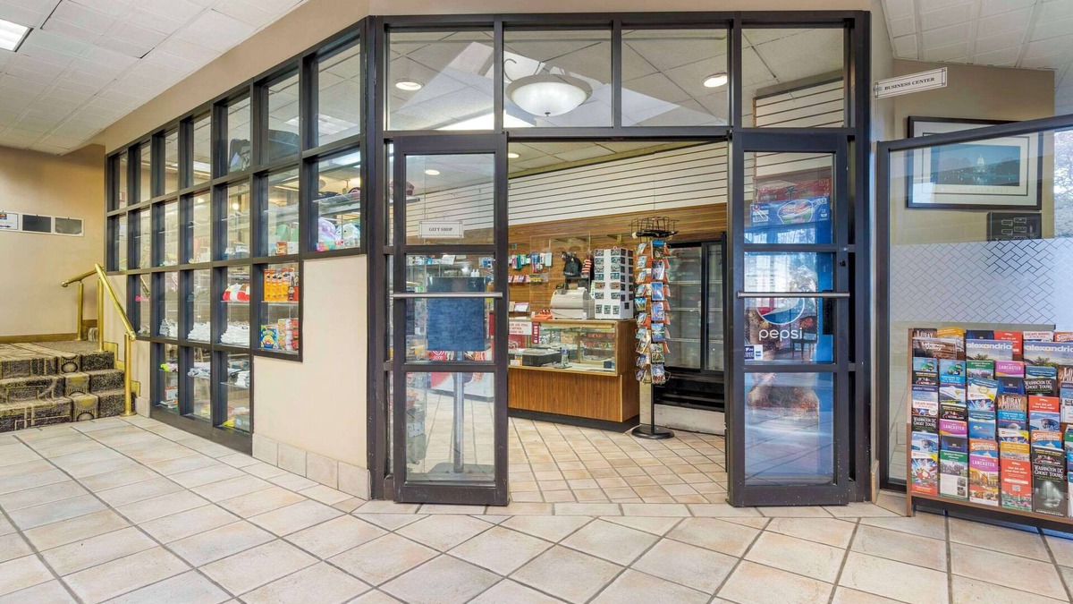 Fairfax Hotel | Comfort Inn University Center