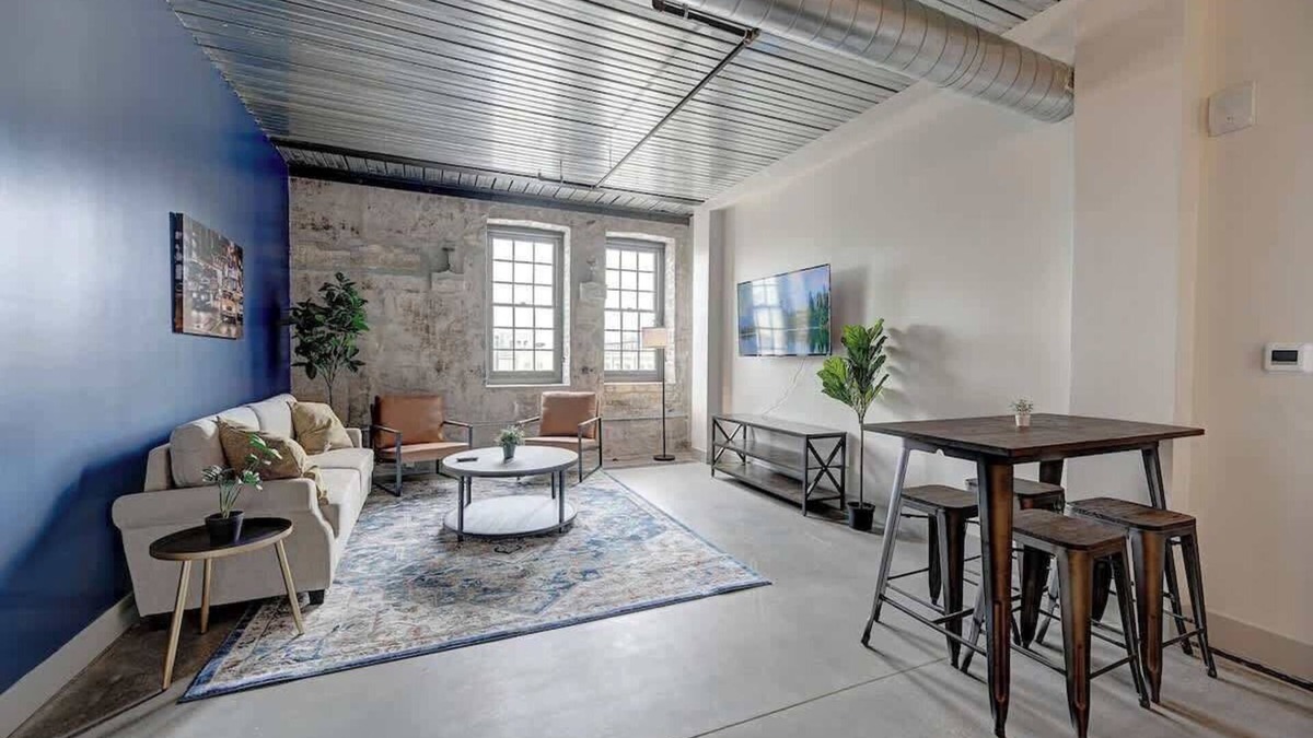 Westown Apartment | Comfort Near Historic Pabst Brewery & Fiserv