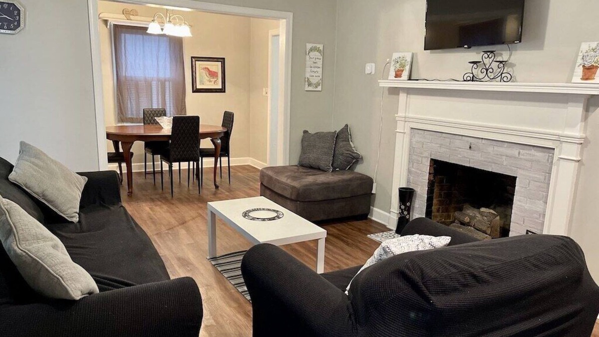Elizabeth City House | Comfort near the water and University