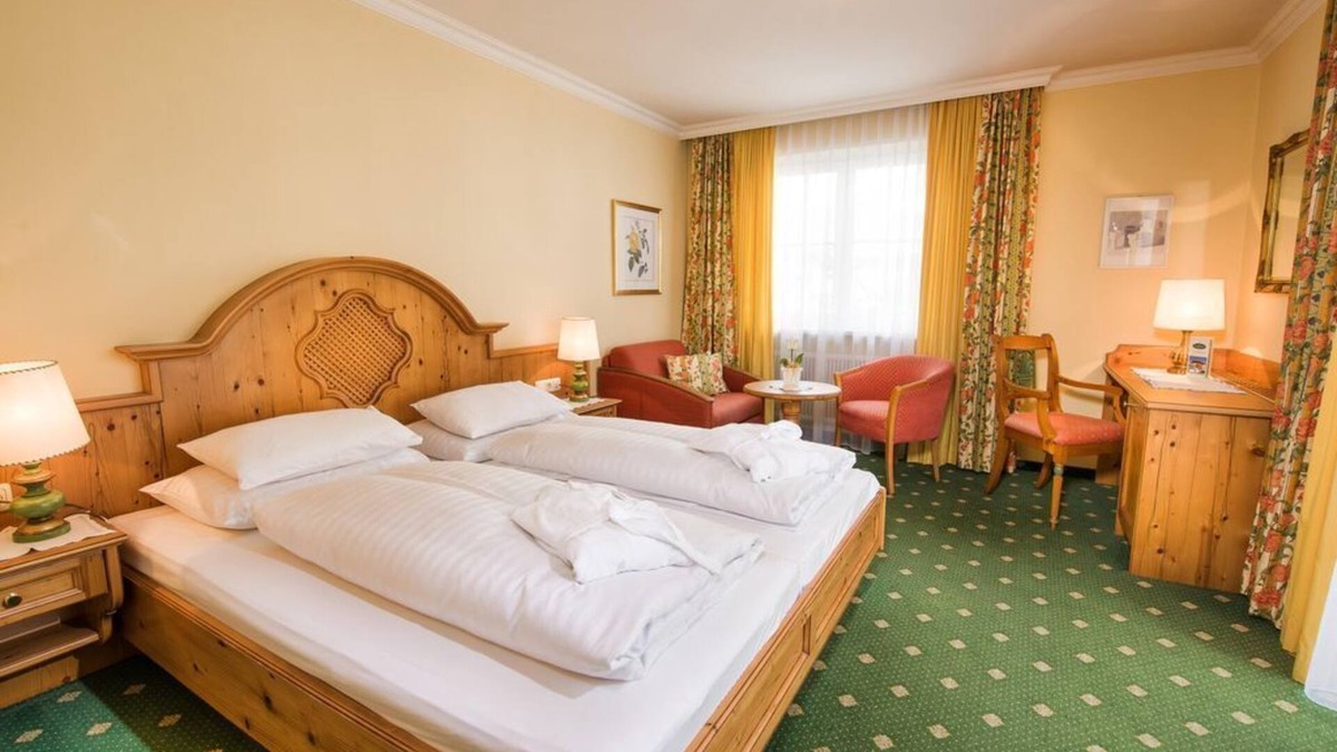 Dorfgastein Hotel | Comfort room with shower od. Bathroom, toilet - Römerhof, country hotel
