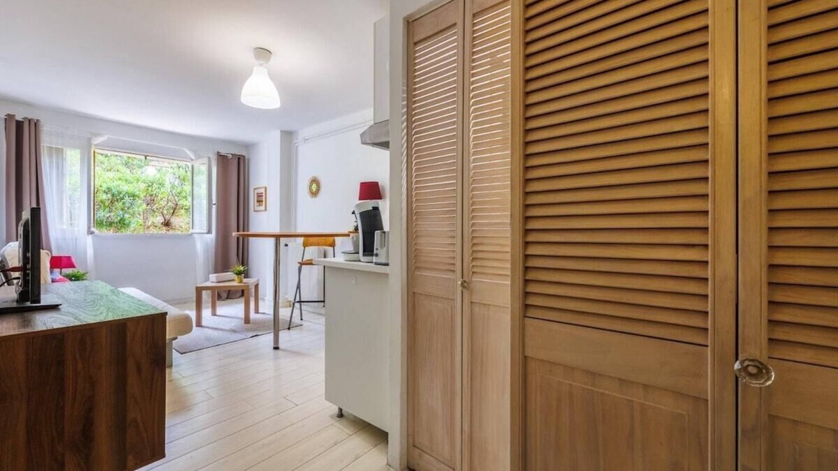 Chanot - Stade Velodrome Apartment | Comfort studio Beaches Vélodrome by Villa Reiala