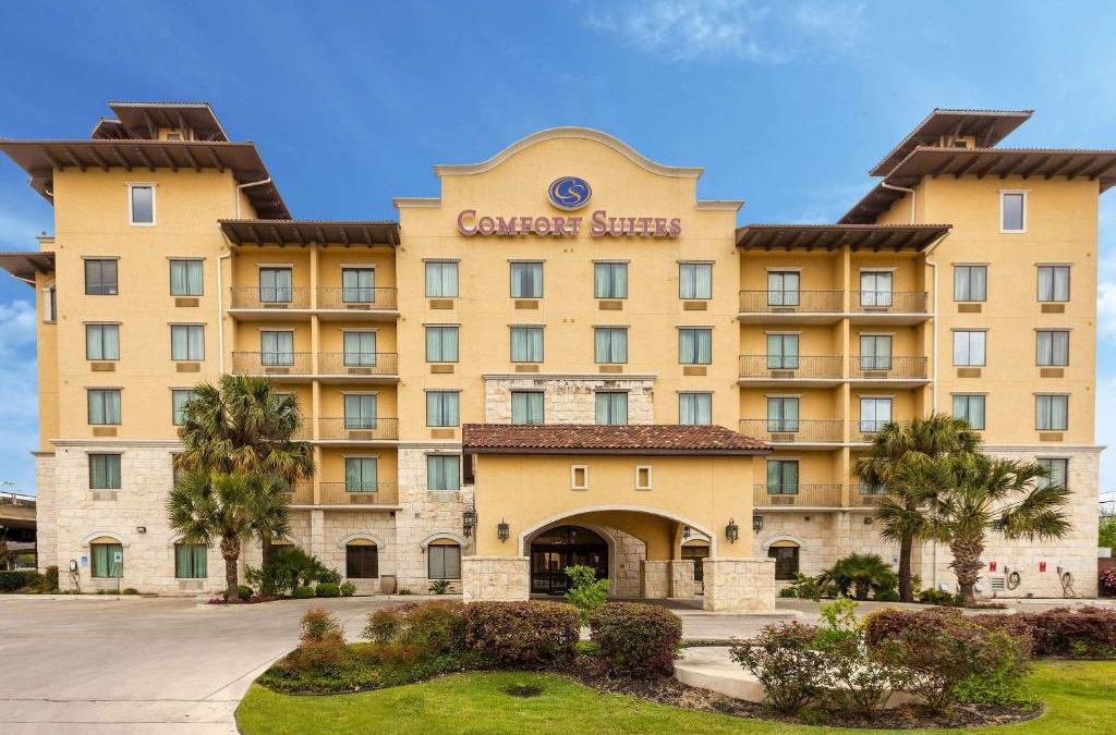 Downtown San Antonio Hotel | Comfort Suites Alamo-River walk