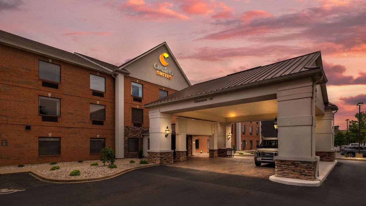 Buechel Hotel | Comfort Suites Louisville Airport