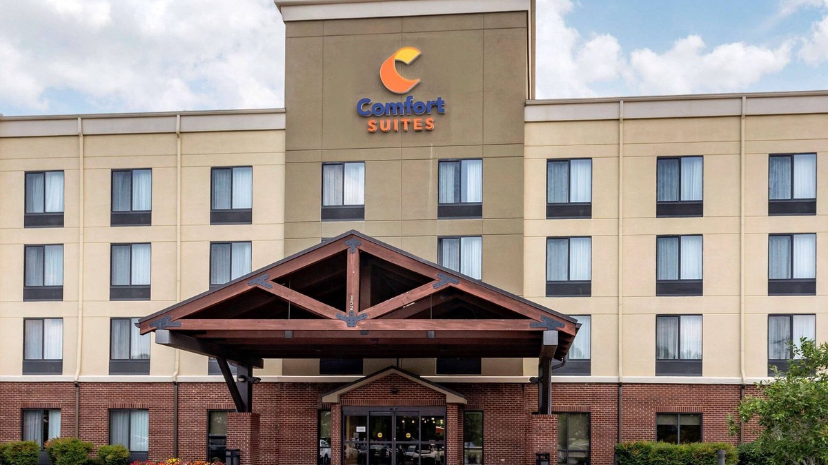 Manchester Hotel | Comfort Suites Manchester near Arnold AFB