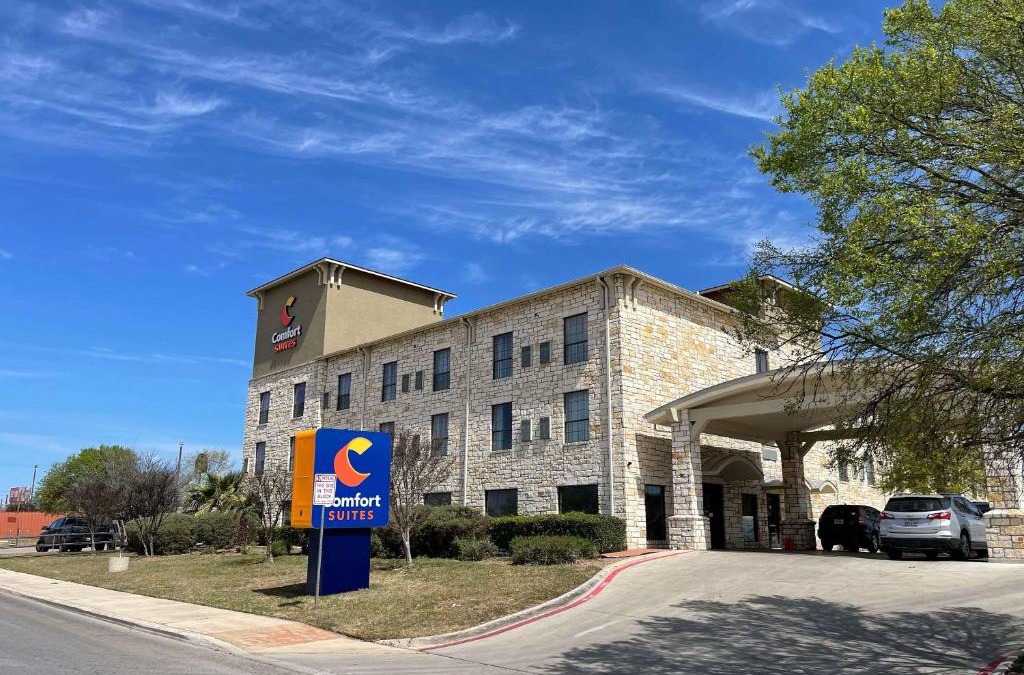 West San Antonio Hotel | Comfort Suites Near Seaworld