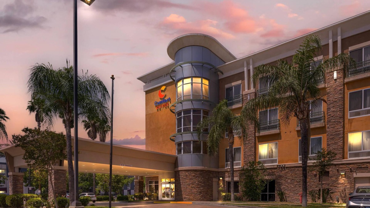 Ontario Hotel | Comfort Suites Ontario Airport Convention Center