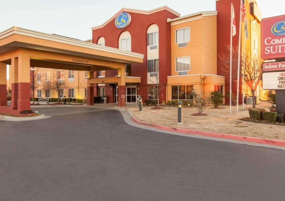 Tulsa Hotel | Comfort Suites Tulsa Central