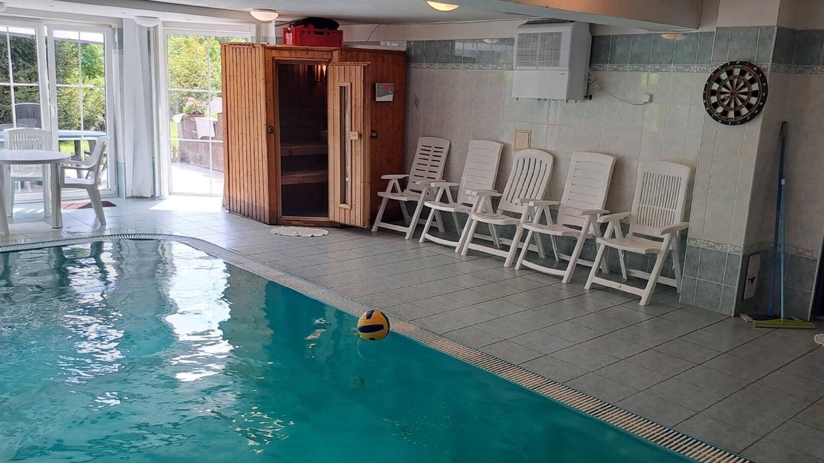 Vranov House | Comfort vila at Prague,indoor pool,whirlpool,sauna