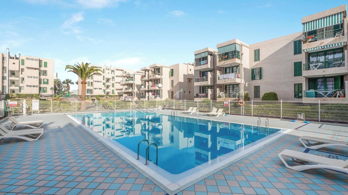 El Madronal Apartment | Comfortable Duplex Apartment La Casa De Enzo with Wi-Fi, Ventilators & Terrace