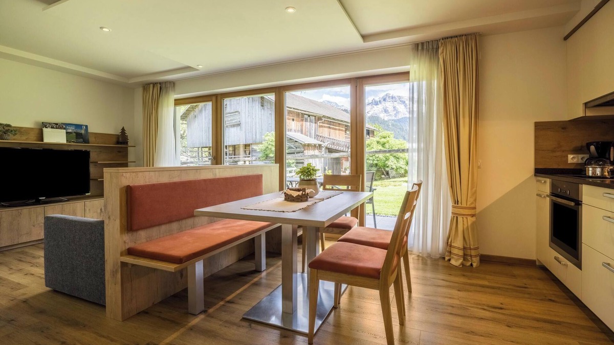 San Martino in Badia Apartment | Comfortable Apartment "Chalet Morin" with Mountain View, Wi-Fi & Garden