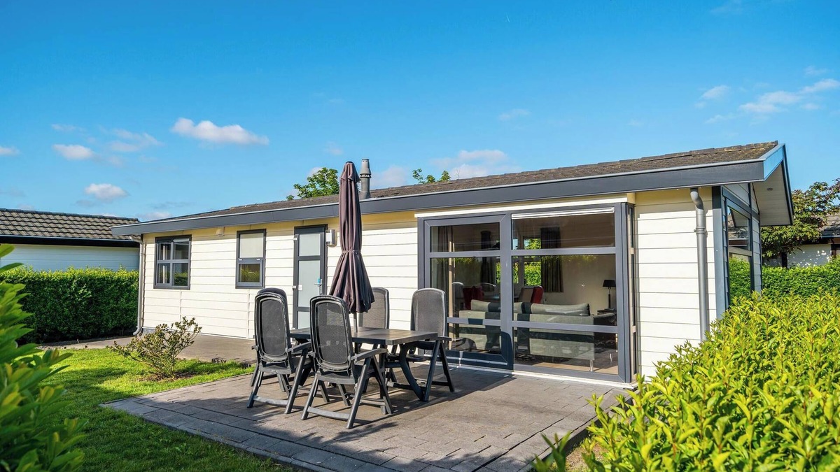 Egmond aan den Hoef House | Comfortable 4-person holiday home near the beach