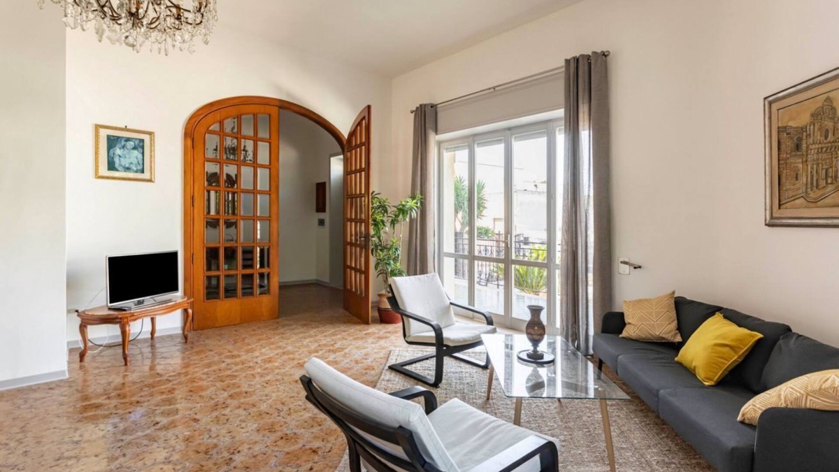 Giorgilorio Apartment | Comfortable 100 sqm apartment, perfect for a stay of four people, located on the mezzanine floor of a building (accessible by steps).The property is located in Surbo, in the province of Lecce, in an area equipped with every comfort and service. Lecce cit