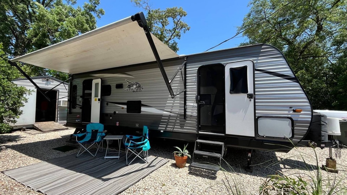 Beaumont House | Comfortable 1BR RV for mid-to-long term stays