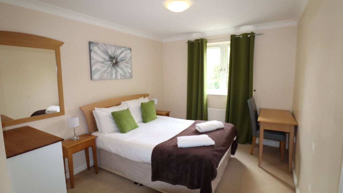 Bracknell Apartment | Comfortable 2 Bedroom Apartment in Bracknell