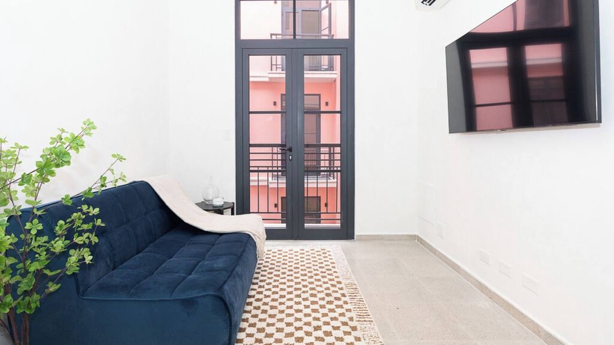 Santa Ana Apartment | Comfortable 2 bedroom apartment in Santa Ana - Downtown property - Revitalizing in process