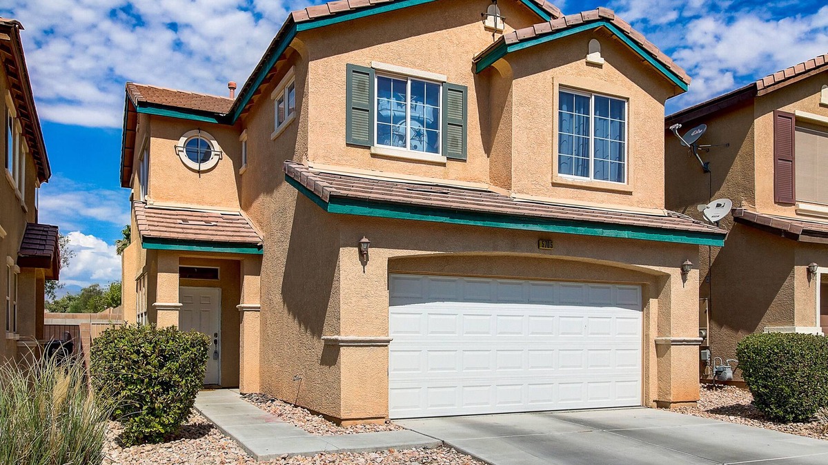North Las Vegas House | Comfortable 3 Bedroom 2.5 Bath Family Home in North Las Vegas