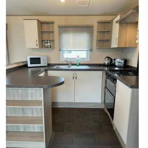St Leonards-On-Sea House | Comfortable 3-Bed Caravan - Combe Haven