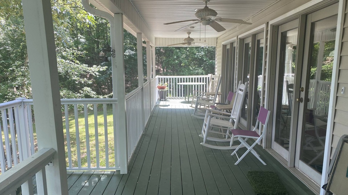 Milledgeville House | Comfortable 3 bedroom home on Lake Sinclair. .