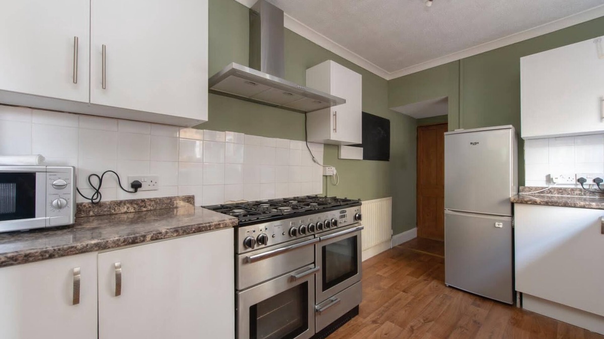 Gillingham House | Comfortable 3 Bedroom House in Gillingham, 8 sleeps