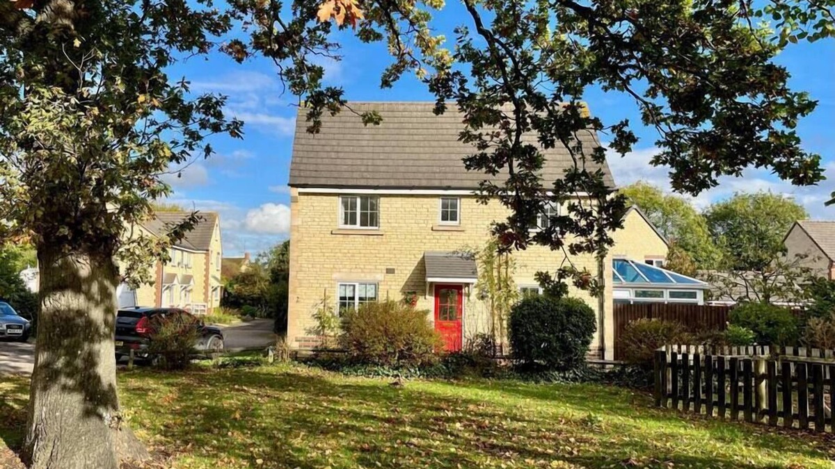 Bicester House | Comfortable 3 bedroomed house in Bicester