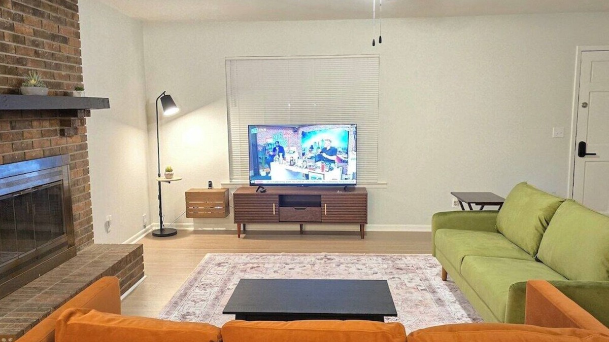 Mobile House | Comfortable 3-Bedroom Home in Mobile – Perfect for Families & Groups!