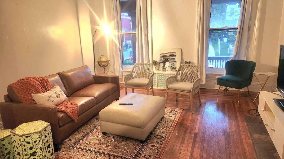 Cincinnati House | Comfortable 6-bdrm, 2-bath with off street parking, near XU, UC, OTR & Downtown