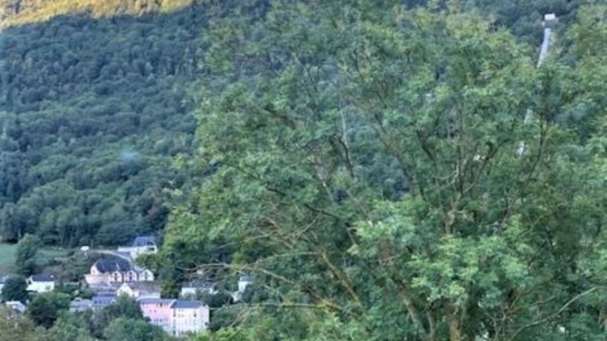 Esquieze-Sere Apartment | Comfortable apartment in the heart of the mountains Mountain view II Wifi
