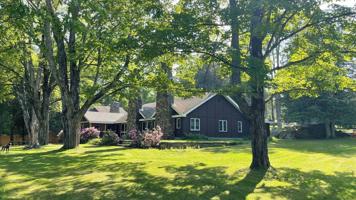 Schroon Lake House | Comfortable all season lake house!